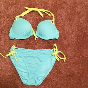 Victoria's secret Gorgeous bikini (32D +M bottom)